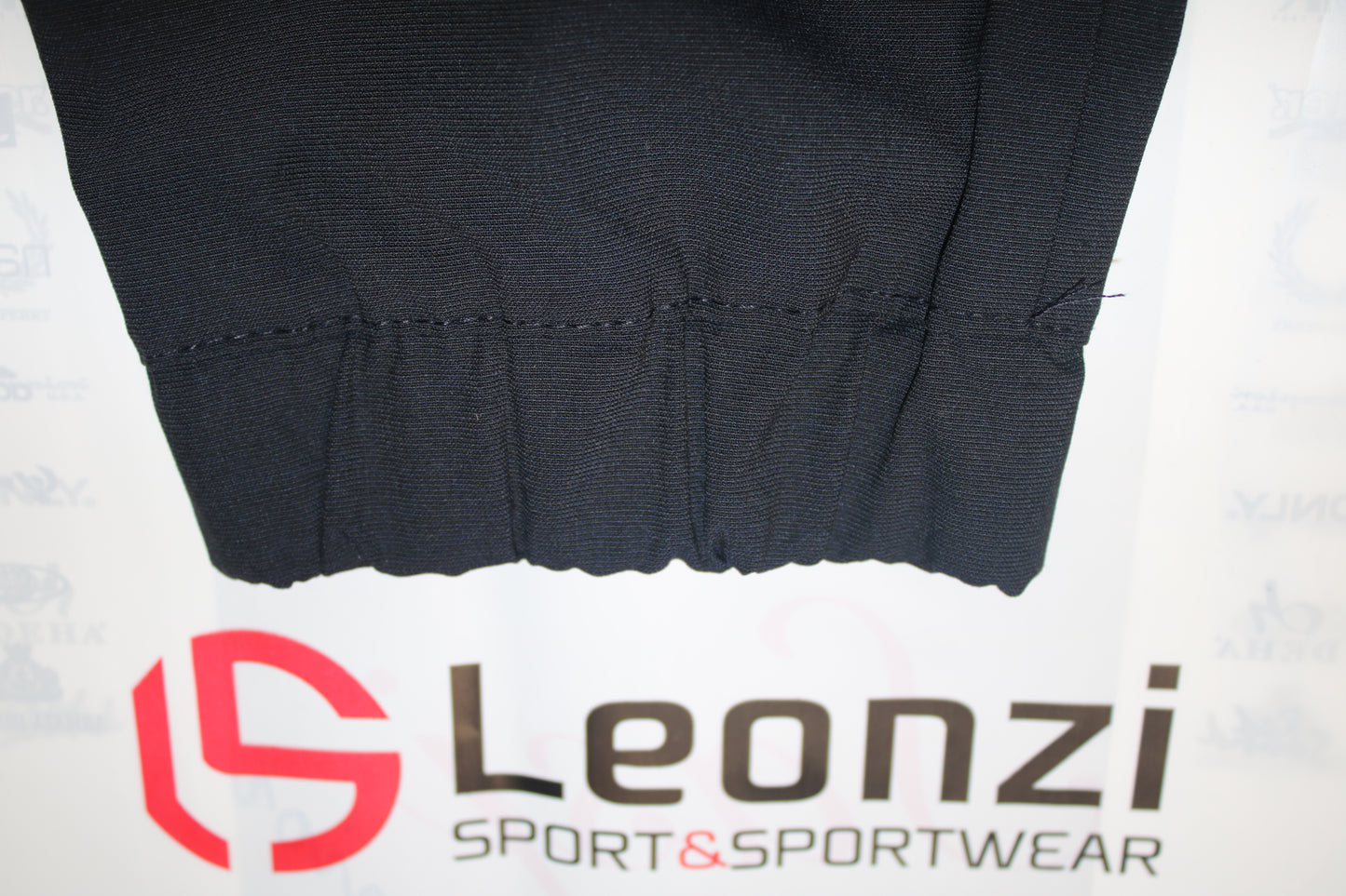 pantalone a sigaretta con tasta chino e molla infondo. mod.ASSO
