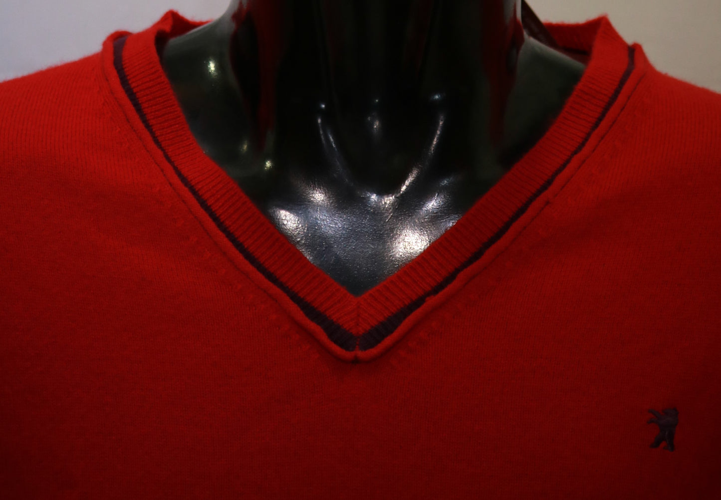 Maglia collo a V misto cachemire