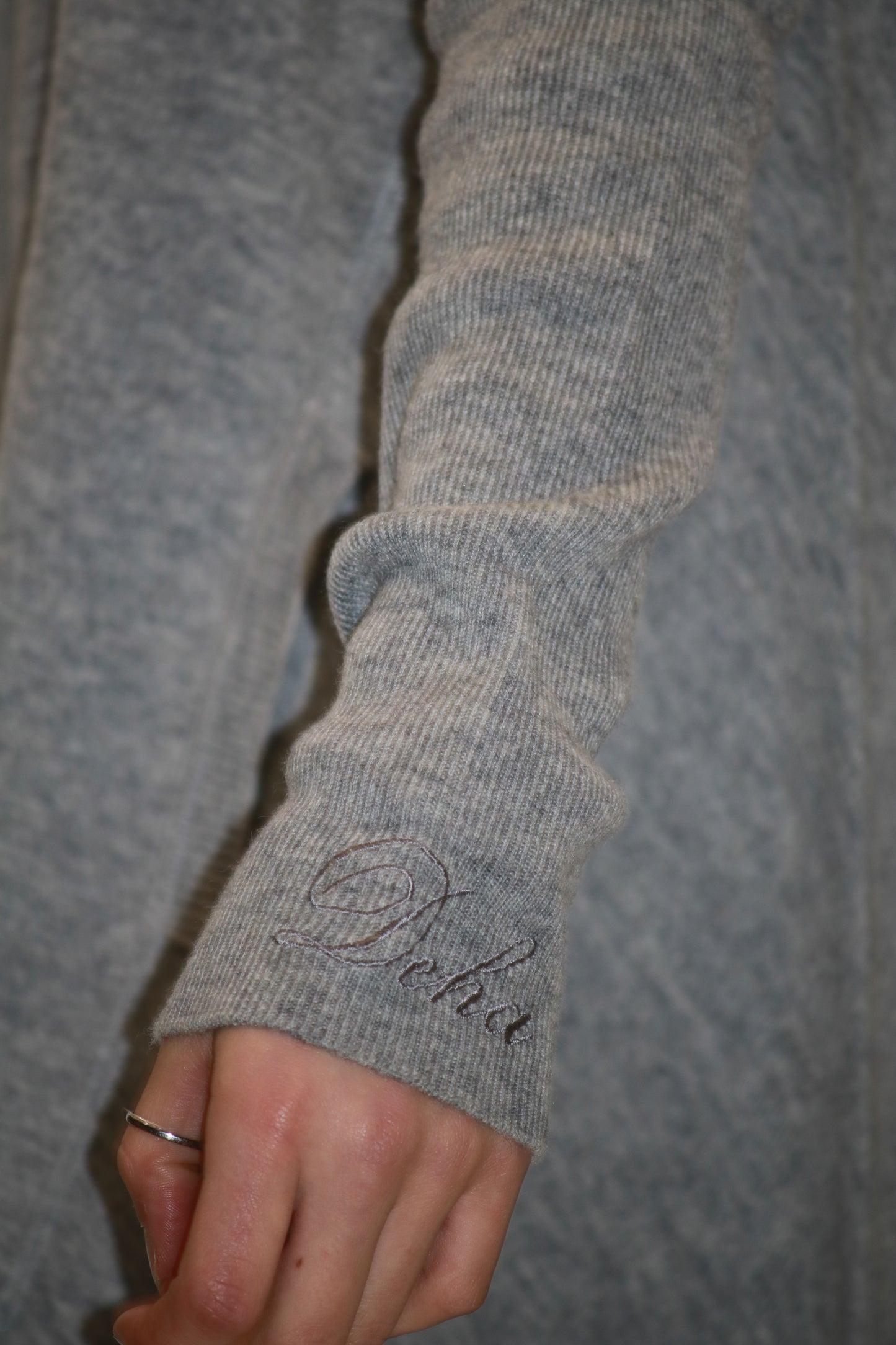 Maglia max con lampo e cappuccio
