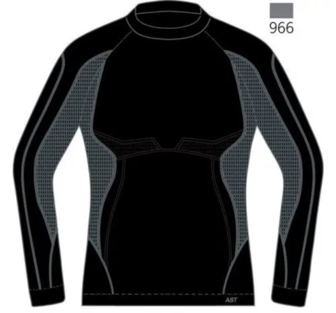 AST Maglia realizzato con tecnologia seamless la struttura del tessuto offre un'ottima elasticità nei movimenti e una perfetta aderenza al corpo. La fibra di polipropilene contenuta nel tessuto favorisce l'espulsione del calore in eccesso verso l'ester
