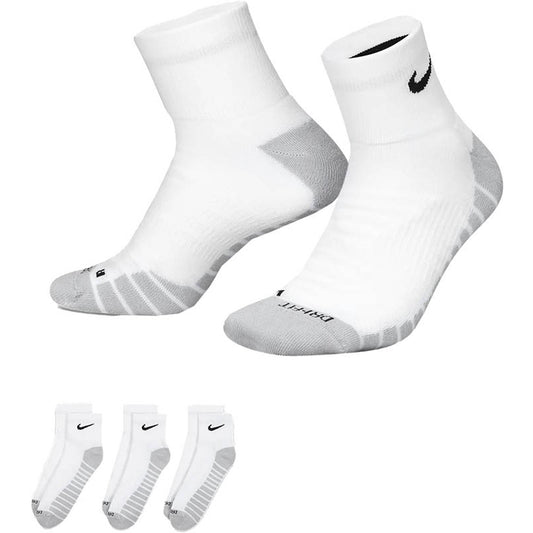 socks (3 pairs)