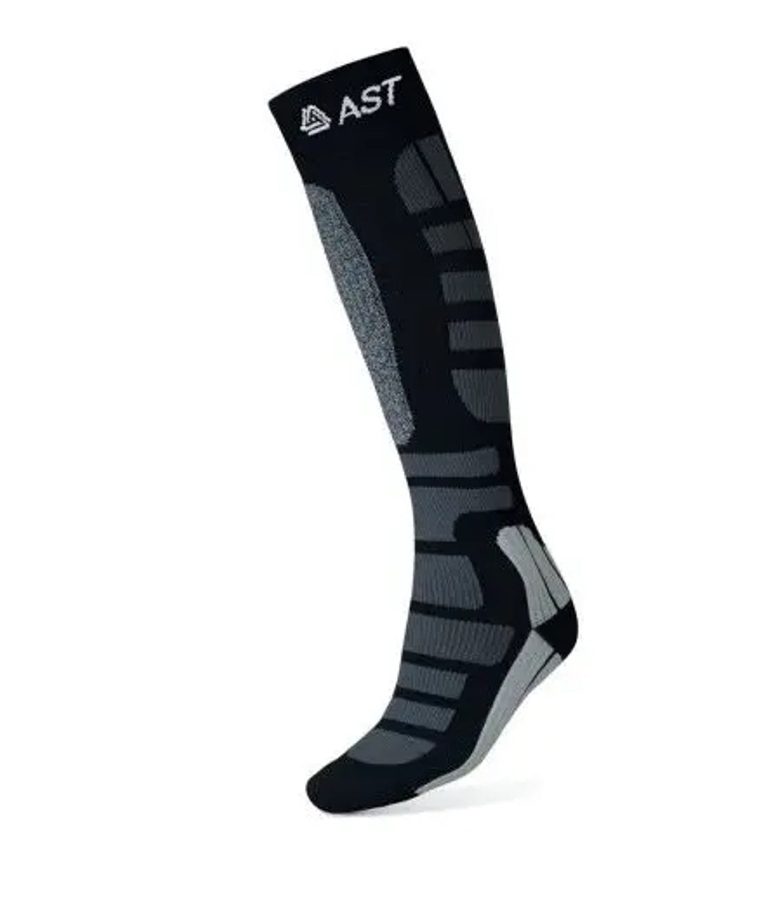 AST calze da sci in confortevole filato cool dry che permette un'ottima traspirazione del vapore acqueo mantenendo così il piede asciutto hanno linea ergonomica studiata appositamente per attutire l'impatto con lo scarpone da sci.